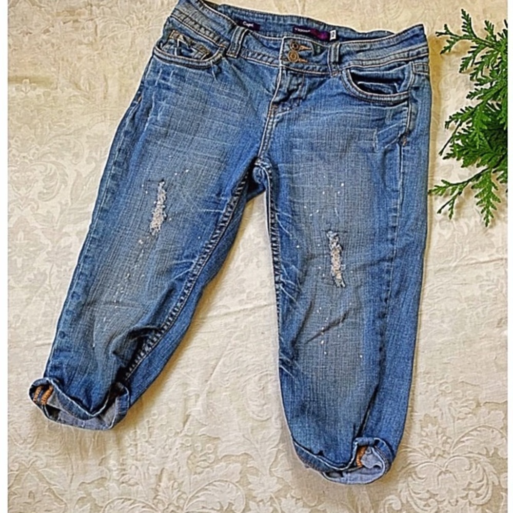 Flash Sale Vigoss Collection Shorts Denim Shorts Distressed cropped jeans Size 6